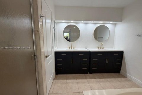 Copropriété à louer à Doral, Floride: 3 chambres, 141.58 m2 № 2006163 - photo 5