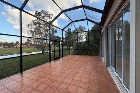 Copropriété à louer à Doral, Floride: 3 chambres, 141.58 m2 № 2006163 - photo 7