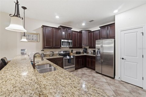 House in Davenport, Florida 8 bedrooms, 363.15 sq.m. № 2098242 - photo 27