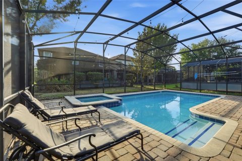 House in Davenport, Florida 8 bedrooms, 363.15 sq.m. № 2098242 - photo 15