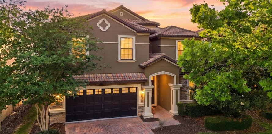 House in Davenport, Florida 8 bedrooms, 363.15 sq.m. № 2098242