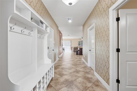 House in Davenport, Florida 8 bedrooms, 363.15 sq.m. № 2098242 - photo 24