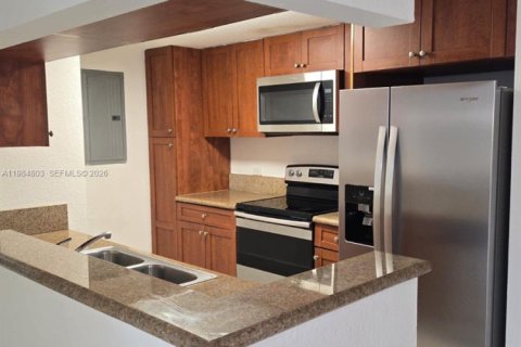 Кондоминиум с 2 спальнями в Майами, Флорида № 2045871