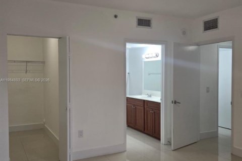 Купить кондоминиум в Майами, Флорида 2 спальни, 91.23м2, № 2045871 - фото 5