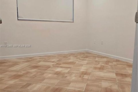 Casa en alquiler en Miami, Florida, 4 dormitorios, 223.62 m2 № 2040838 - foto 24