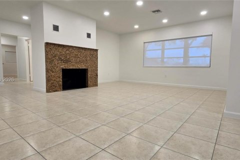 Casa en alquiler en Miami, Florida, 4 dormitorios, 223.62 m2 № 2040838 - foto 13