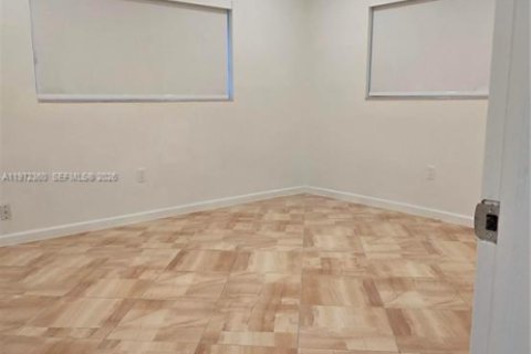 Casa en alquiler en Miami, Florida, 4 dormitorios, 223.62 m2 № 2040838 - foto 28