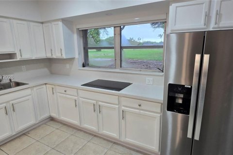 Casa en alquiler en Miami, Florida, 4 dormitorios, 223.62 m2 № 2040838 - foto 9