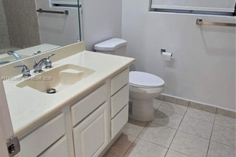 Casa en alquiler en Miami, Florida, 4 dormitorios, 223.62 m2 № 2040838 - foto 27