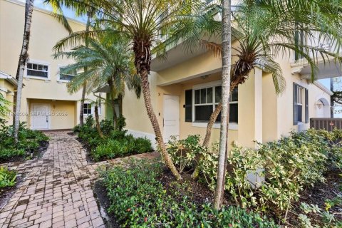 Townhouse in Fort Lauderdale, Florida 3 bedrooms, 169.64 sq.m. № 2192034 - photo 5
