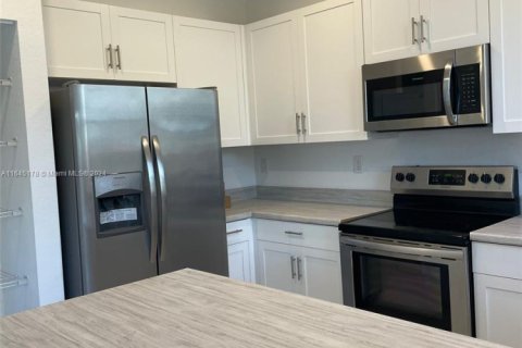 Adosado en venta en Homestead, Florida, 3 dormitorios, 137.77 m2 № 1881950 - foto 4