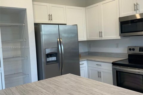 Adosado en venta en Homestead, Florida, 3 dormitorios, 137.77 m2 № 1881950 - foto 2