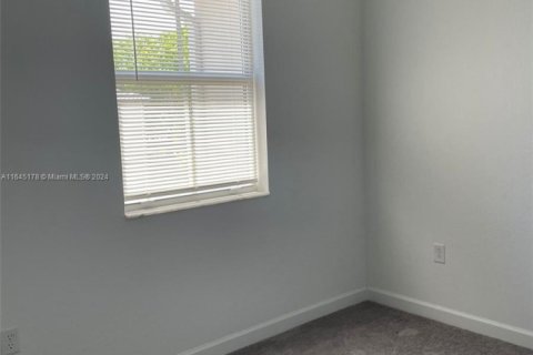 Adosado en venta en Homestead, Florida, 3 dormitorios, 137.77 m2 № 1881950 - foto 12