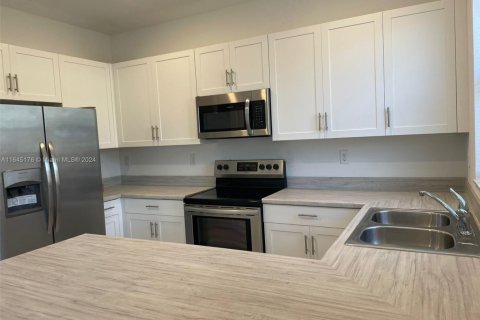 Adosado en venta en Homestead, Florida, 3 dormitorios, 137.77 m2 № 1881950 - foto 3