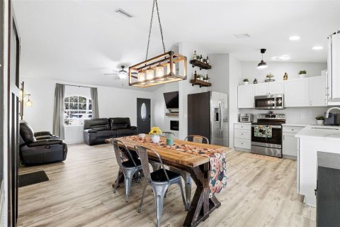 Villa ou maison à vendre à Bradenton, Floride: 3 chambres, 121.61 m2 № 2093927 - photo 11