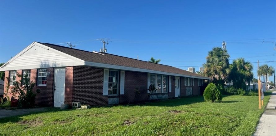 Immobilier commercial à Port Charlotte, Floride 204.38 m2 № 1903863