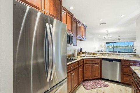 Condo in New Smyrna Beach, Florida, 2 bedrooms № 2227750 - photo 17