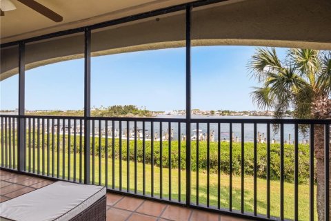 Condo in New Smyrna Beach, Florida, 2 bedrooms № 2227750 - photo 4