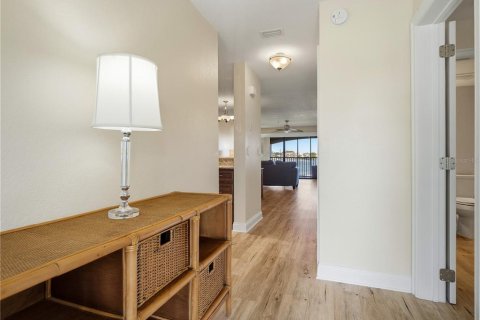 Condo in New Smyrna Beach, Florida, 2 bedrooms № 2227750 - photo 12
