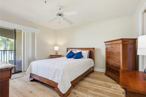 Condo in New Smyrna Beach, Florida, 2 bedrooms № 2227750 - photo 28