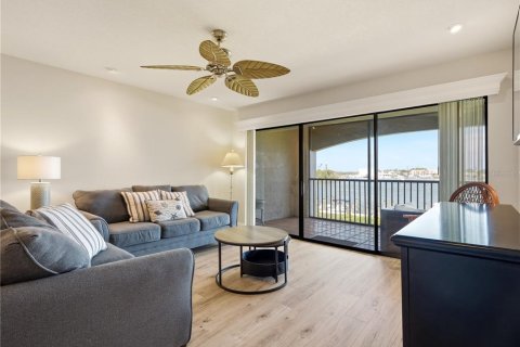 Condo in New Smyrna Beach, Florida, 2 bedrooms № 2227750 - photo 26