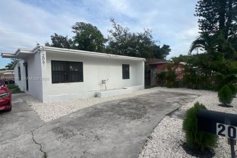 Villa ou maison à vendre à Opa-locka, Floride: 3 chambres, 90.3 m2 № 2030199 - photo 4