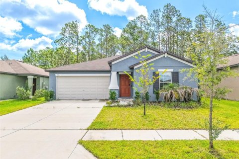 House in Lakeland, Florida 3 bedrooms, 145.02 sq.m. № 2223651