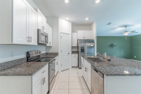 House in Lakeland, Florida 3 bedrooms, 145.02 sq.m. № 2223651 - photo 14