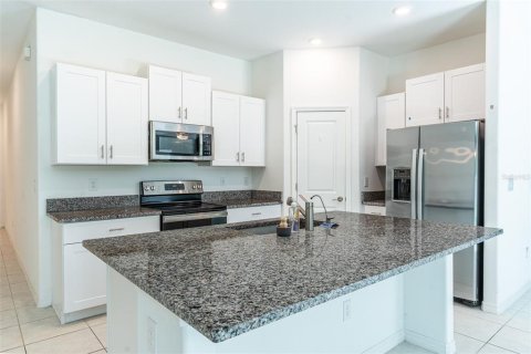 House in Lakeland, Florida 3 bedrooms, 145.02 sq.m. № 2223651 - photo 13