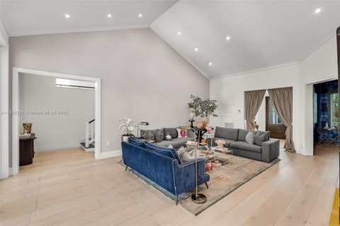House in Key Biscayne, Florida 6 bedrooms, 319.21 sq.m. № 1882558 - photo 7