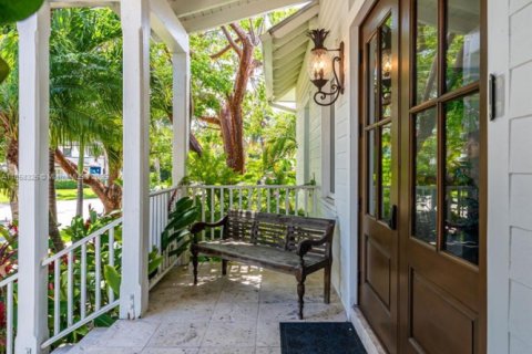 House in Key Biscayne, Florida 6 bedrooms, 319.21 sq.m. № 1882558 - photo 3