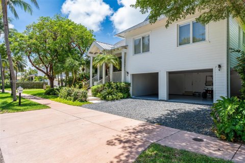 House in Key Biscayne, Florida 6 bedrooms, 319.21 sq.m. № 1882558 - photo 2