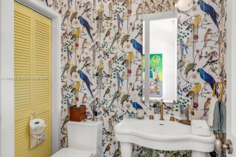 House in Key Biscayne, Florida 6 bedrooms, 319.21 sq.m. № 1882558 - photo 12
