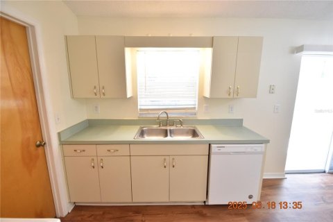 Casa en alquiler en Zephyrhills, Florida, 3 dormitorios, 102.56 m2 № 1915593 - foto 12