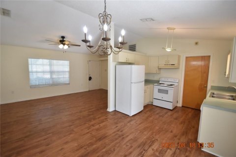 Casa en alquiler en Zephyrhills, Florida, 3 dormitorios, 102.56 m2 № 1915593 - foto 9