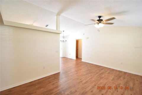 Casa en alquiler en Zephyrhills, Florida, 3 dormitorios, 102.56 m2 № 1915593 - foto 5