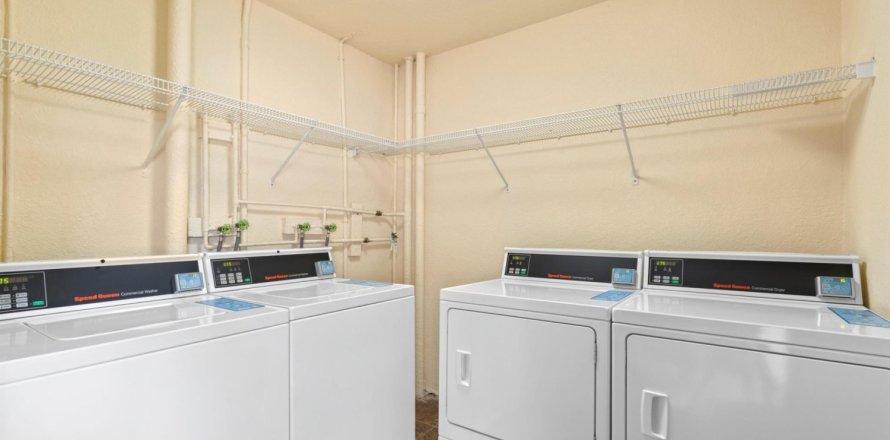 Condo in West Palm Beach, Florida, 1 bedroom  № 1183460