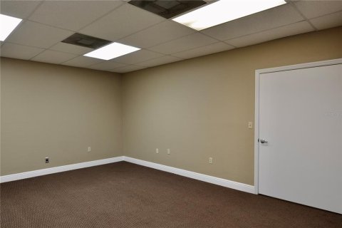 Propiedad comercial en alquiler en Port Charlotte, Florida, 120.4 m2 № 1542685 - foto 14