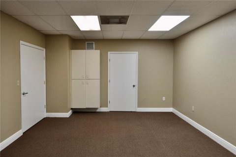 Propiedad comercial en alquiler en Port Charlotte, Florida, 120.4 m2 № 1542685 - foto 11