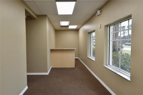 Propiedad comercial en alquiler en Port Charlotte, Florida, 120.4 m2 № 1542685 - foto 3