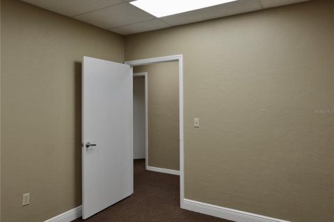 Propiedad comercial en alquiler en Port Charlotte, Florida, 120.4 m2 № 1542685 - foto 18