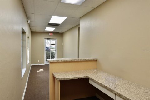 Propiedad comercial en alquiler en Port Charlotte, Florida, 120.4 m2 № 1542685 - foto 5