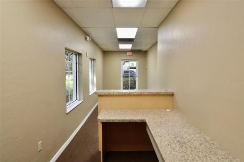Propiedad comercial en alquiler en Port Charlotte, Florida, 120.4 m2 № 1542685 - foto 4