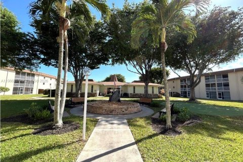 Купить кондоминиум в Палм Спрингс, Флорида 1 спальня, 60.39м2, № 2051979 - фото 16