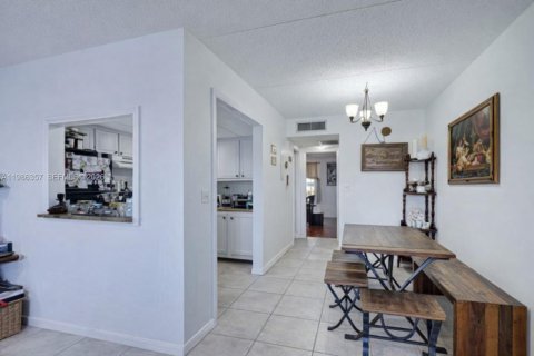 Купить кондоминиум в Палм Спрингс, Флорида 1 спальня, 60.39м2, № 2051979 - фото 4