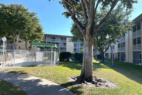 Купить кондоминиум в Палм Спрингс, Флорида 1 спальня, 60.39м2, № 2051979 - фото 14