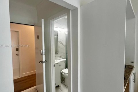 Condominio en alquiler en Miami Beach, Florida, 23.23 m2 № 2010657 - foto 7