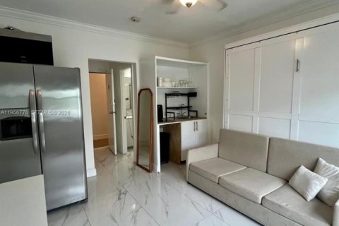 Condominio en alquiler en Miami Beach, Florida, 23.23 m2 № 2010657 - foto 4