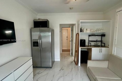 Condominio en alquiler en Miami Beach, Florida, 23.23 m2 № 2010657 - foto 5