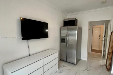Condominio en alquiler en Miami Beach, Florida, 23.23 m2 № 2010657 - foto 6